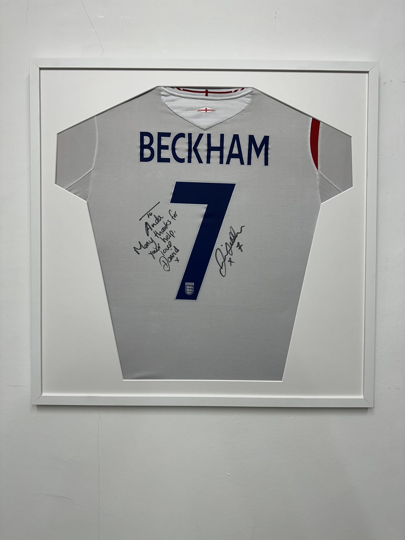 SohoFrames framed football shirt England soccer jersey with "BECKHAM 7" and a handwritten message and signature.