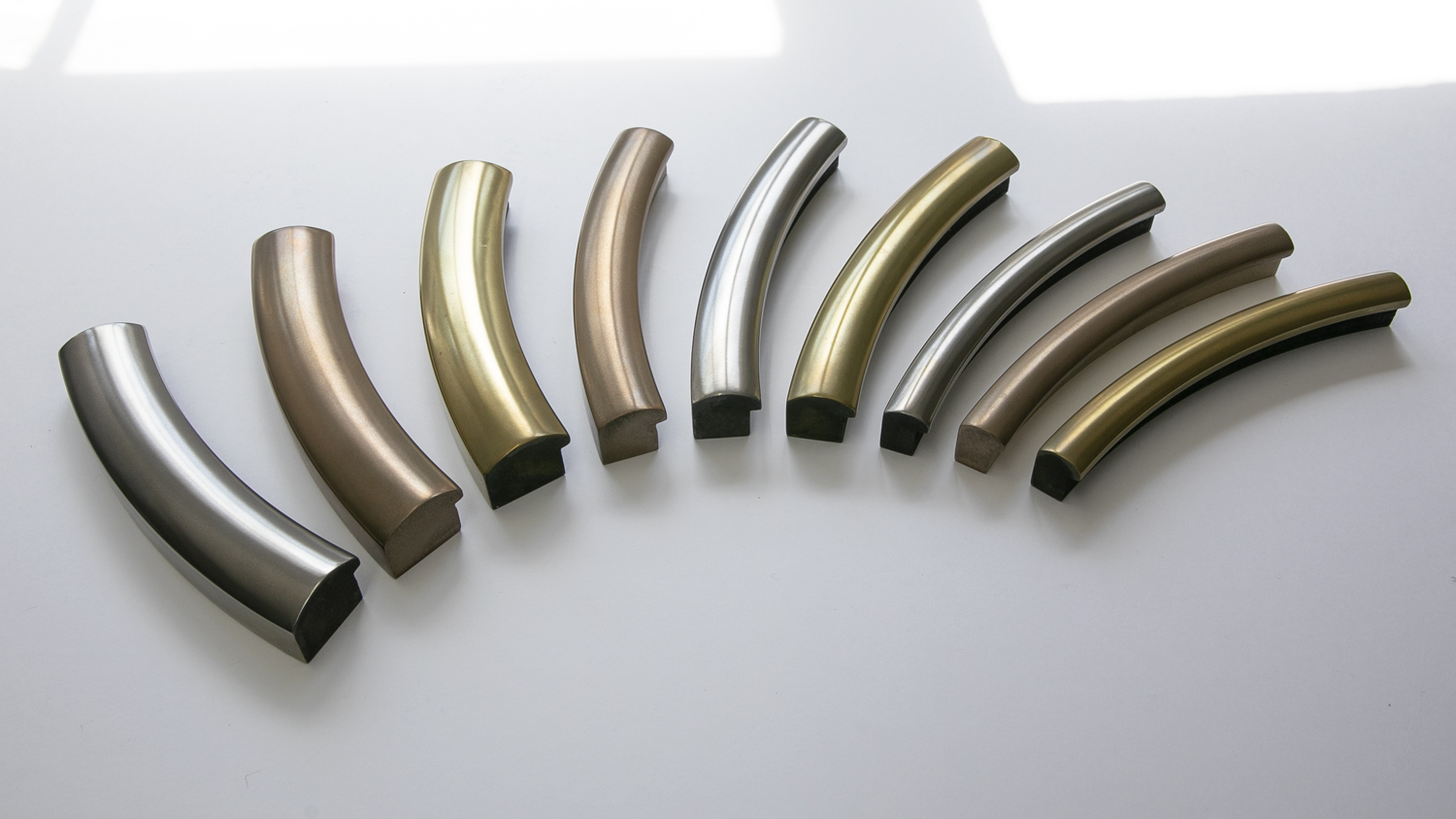 Why Liquid Metal Frames Offer More Than Aluminium or Gilding