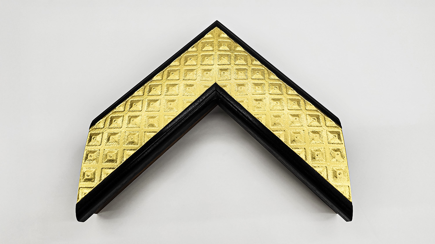 BISHOPSGATE BLACK AND GOLD 1