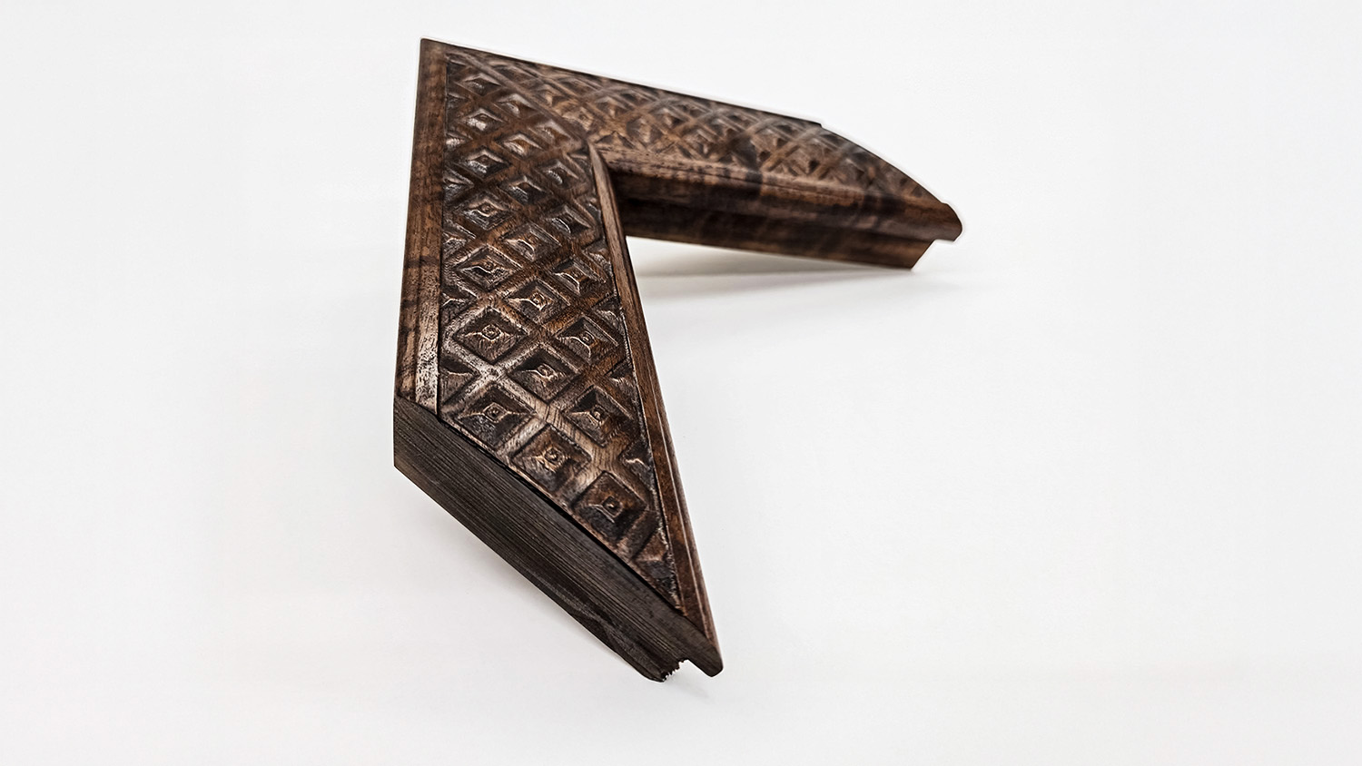 BISHOPSGATE WALNUT 4