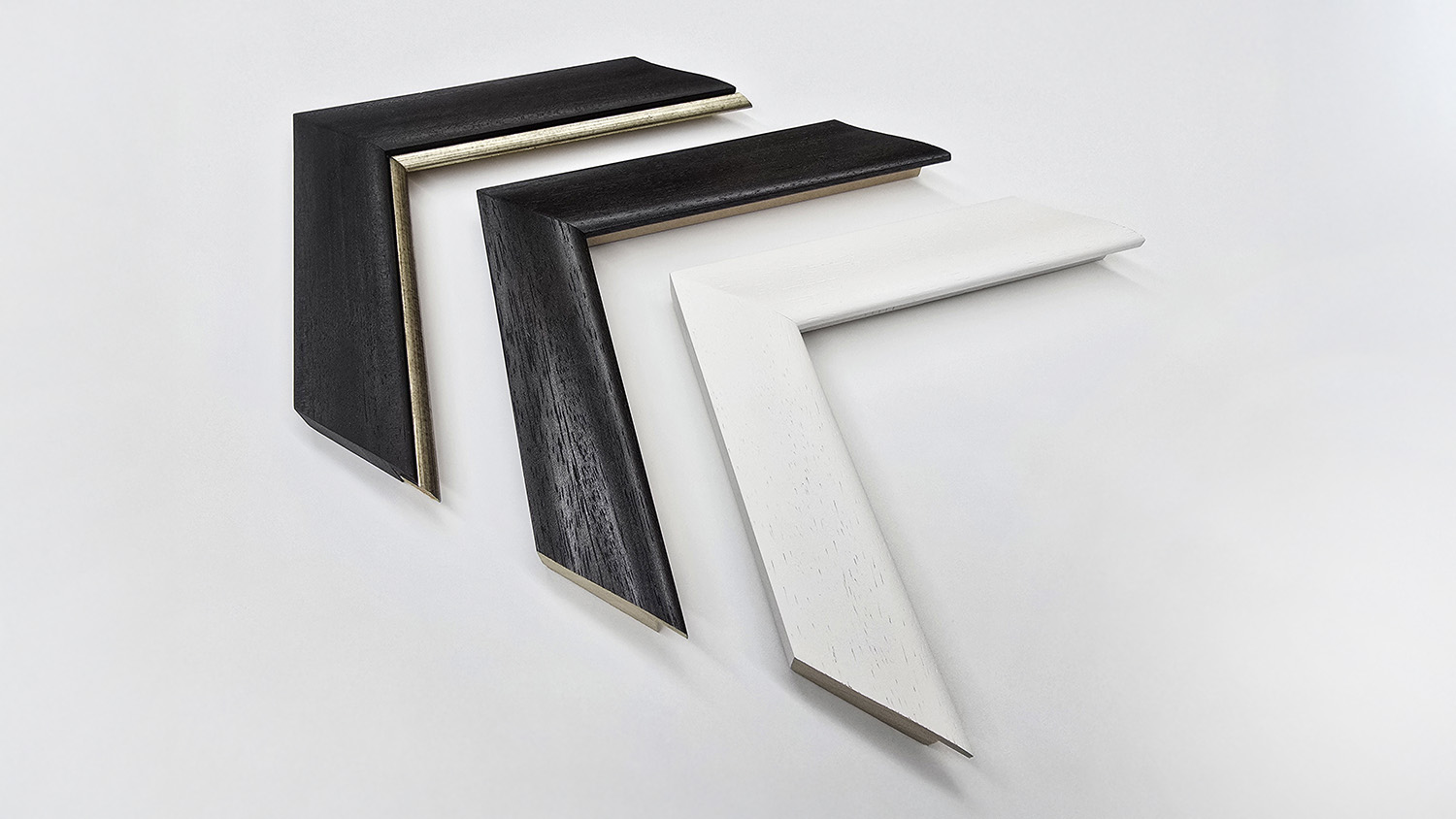 SohoFrames Light Cushion Black and White Frame 